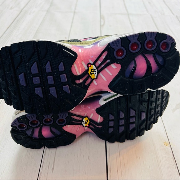 Nike Air Max Plus Black Purple Pink DX3093-001 Running Shoes - Picture 9 of 10